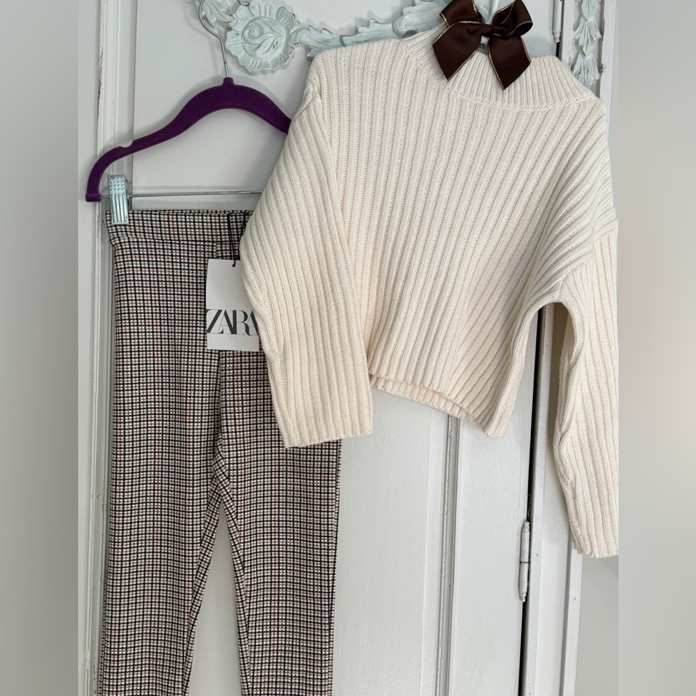 🎀Stylish Zara outfit NWT plaid pants with cropped sweater size 6/7🎀